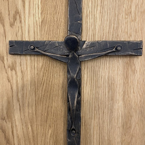 Kovaný nástenný kríž (K-18)