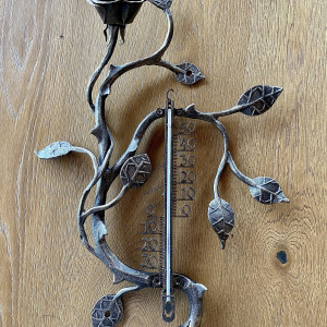 A wrought iron thermometer (DPK-58)