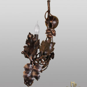 A wall wrought iron lamp - The vine with grapes