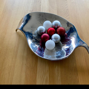 A stainless steel bowl