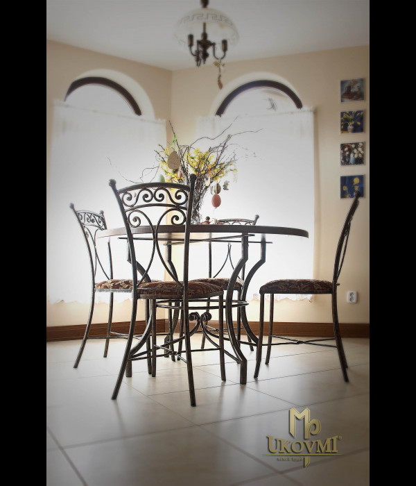 Kovaný stôl so stoličkami - kovaný nábytok do jedálne (NBK-108)