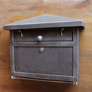 A letterbox (DPK-34)