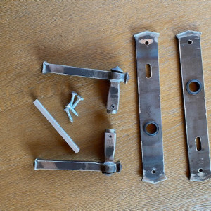 Kované kľučky + štítky (DPK-195)